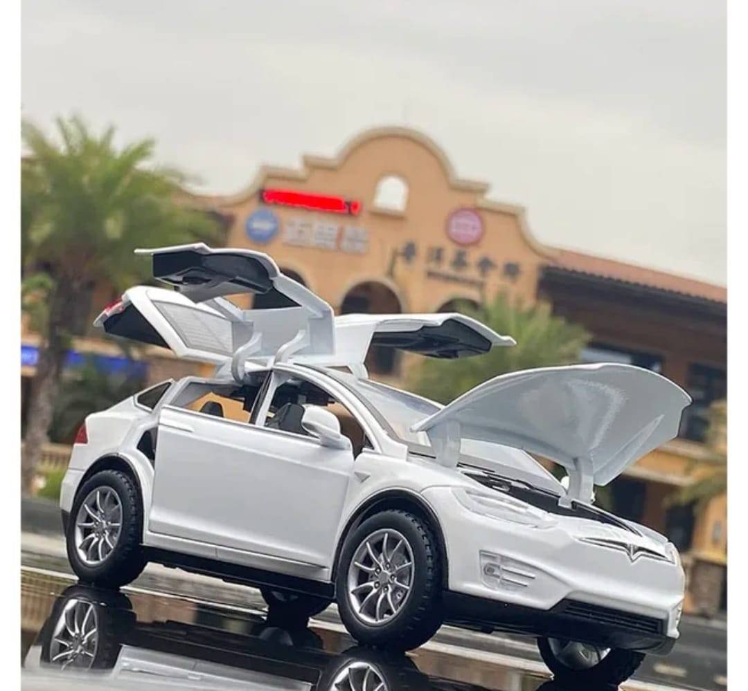  Masinuta metal mecanica, model Tesla X 90D, scara 1:22, sunete, usi mobile, capota mobila, portbagaj mobil, barlad, alb, 22 cm