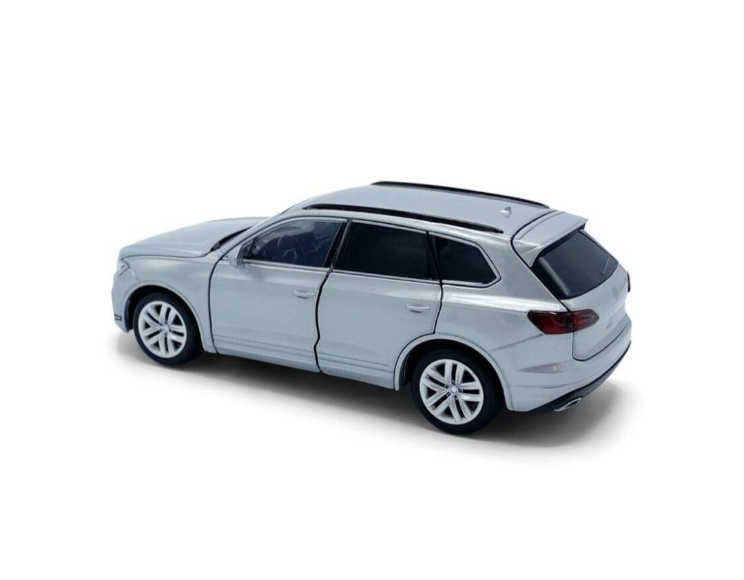 Masinuta metal mecanica, Volkswagen Touareg, scara 1:32, sunete, usi mobile, capota mobila, portbagaj mobil, gri, 15 cm
