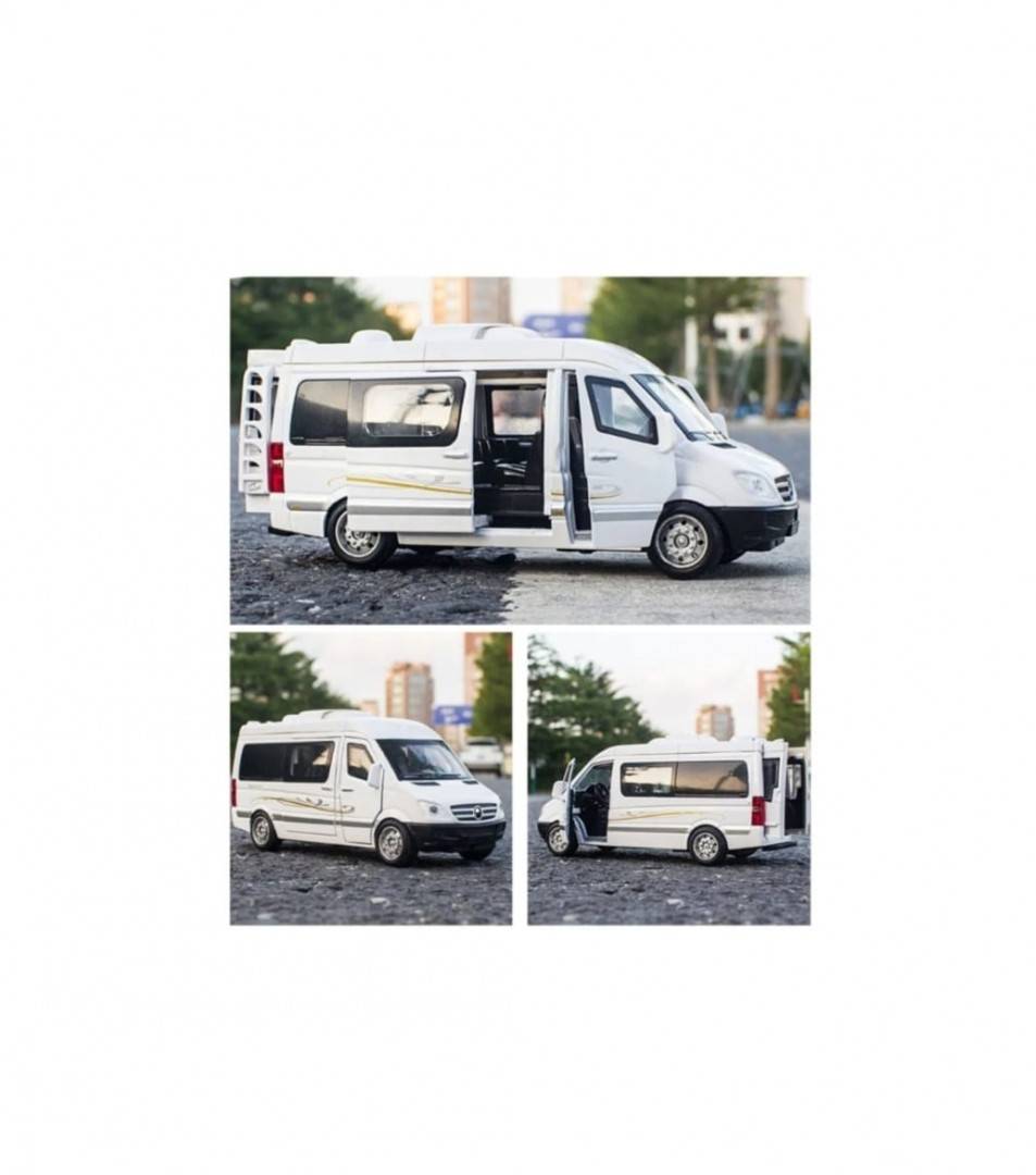 Masinuta metalica mecanica, tip Mercedes Benz Sprinter, scara 1:32, usi mobile, portbagaj mobil, alb, 14 cm