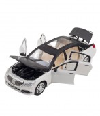 Masinuta metalica mecanica, tip Maybach GL600, alb ,21 cm